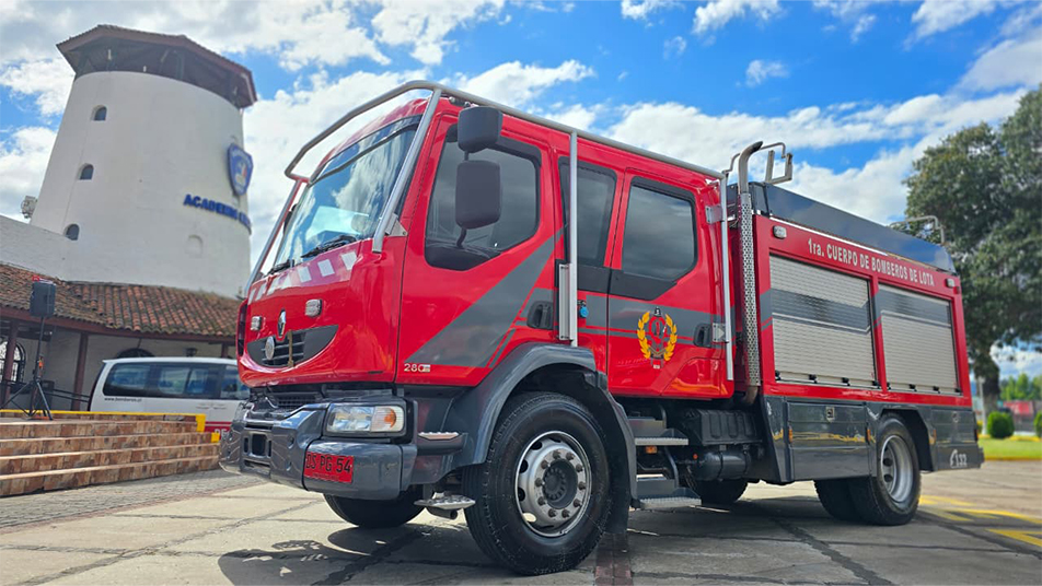 Carro quemado en incendios forestales vuelve a estar operativo en Lota